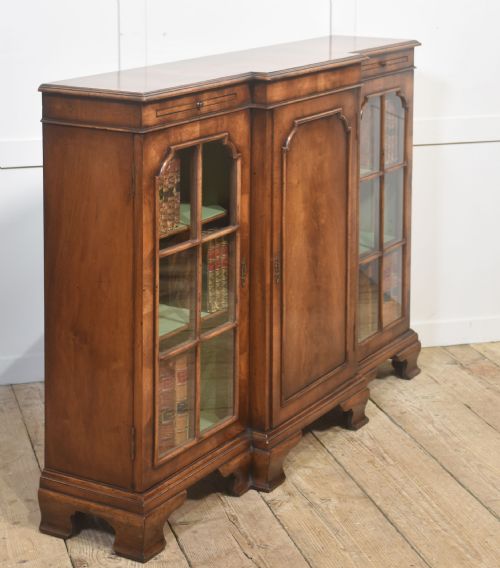 ELEGANT EARLY 20THCENTURY WALNUT BREAKFRONT BOOKCASE - ADDITIONAL PHOTO 13
