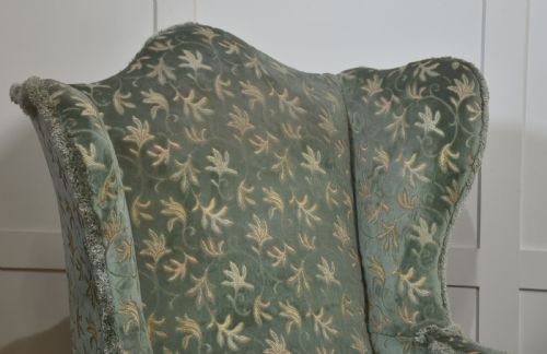 PAIR OF EARLY 20THCENTURY WINGBACK ARMCHAIRS - ADDITIONAL PHOTO 1