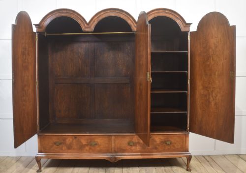 QUEEN ANNESTYLE WALNUT TRIPLE WARDROBE - ADDITIONAL PHOTO 4