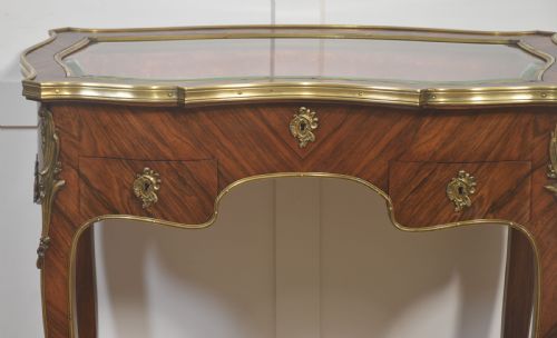 FRENCH GILTBRONZE MOUNTED BIJOUTERIE TABLE - ADDITIONAL PHOTO 1