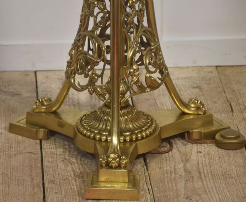 ORNATE BRASS FLOOR LAMP WITH FLORAL OPENWORK BASE - ADDITIONAL PHOTO 2