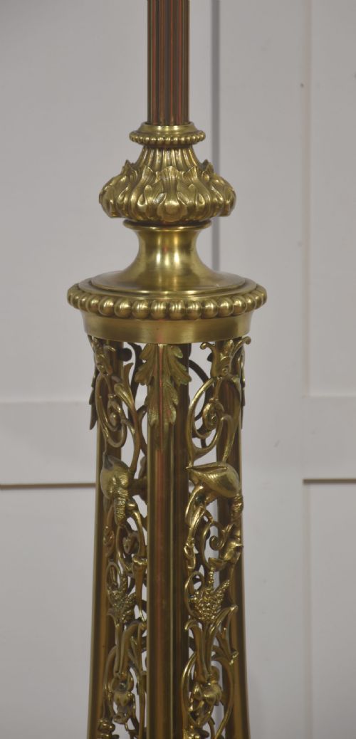 ORNATE BRASS FLOOR LAMP WITH FLORAL OPENWORK BASE - ADDITIONAL PHOTO 4