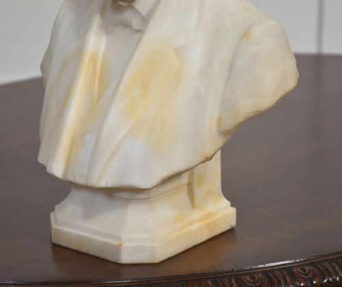 MARBLE PORTRAIT BUST OF A GENTLEMAN - ADDITIONAL PHOTO 6