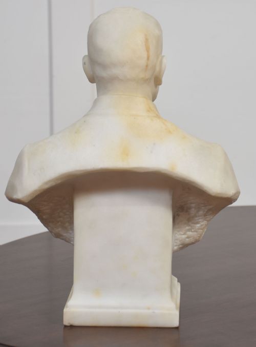 MARBLE PORTRAIT BUST OF A GENTLEMAN - ADDITIONAL PHOTO 8