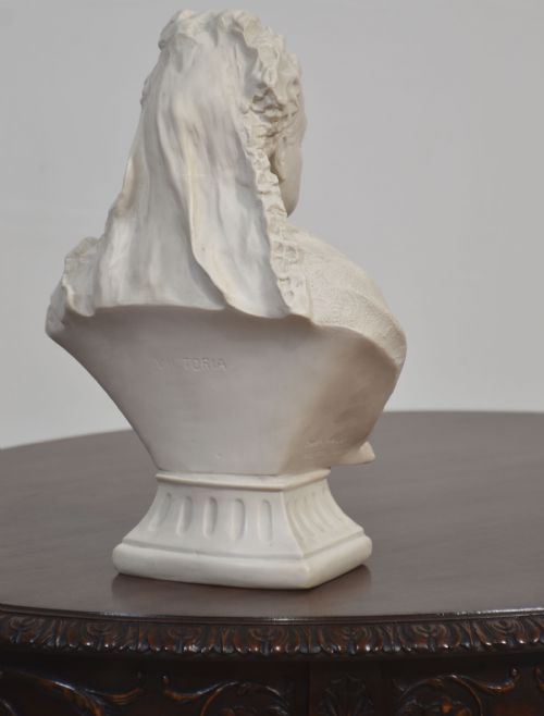 PARIAN BUST OF QUEEN VICTORIA - ADDITIONAL PHOTO 4