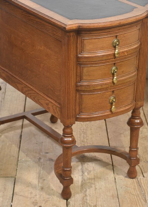 OAK PEDESTAL WRITING DESK - ADDITIONAL PHOTO 6
