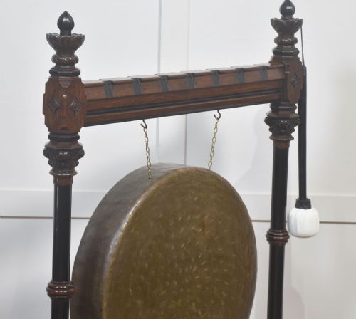 MONUMENTAL GOTHIC REVIVAL WALNUT DINNER GONG - ADDITIONAL PHOTO 4