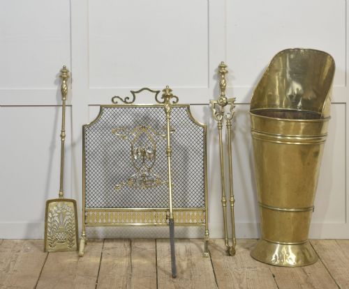DECORATIVE BRASS FIREPLACE SCREEN - ADDITIONAL PHOTO 1