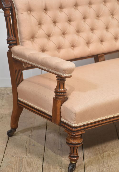 19TH CENTURY UPHOLSTERED WALNUT SETTEE - ADDITIONAL PHOTO 5