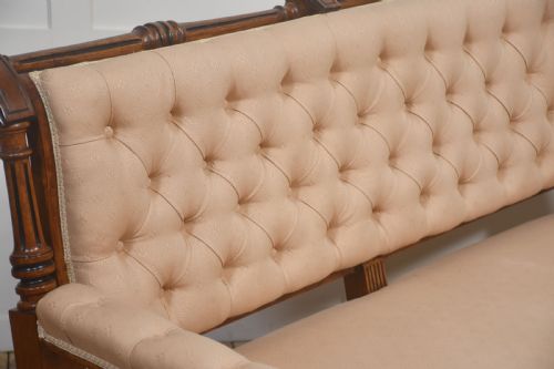 19TH CENTURY UPHOLSTERED WALNUT SETTEE - ADDITIONAL PHOTO 6