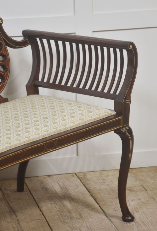 MAHOGANY SETTEE WITH FAN BACK AND FLORAL MARQUETRY - ADDITIONAL PHOTO 4