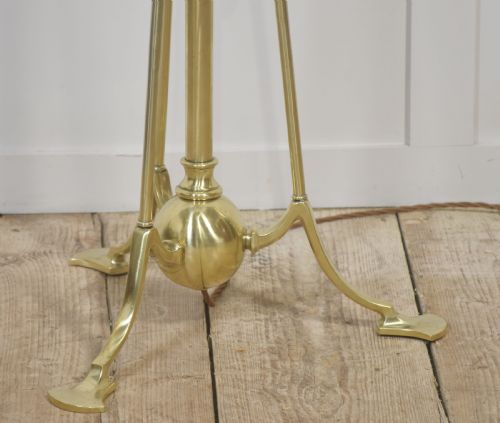 ADJUSTABLE ARTS AND CRAFTSSTYLE BRASS TRIPOD FLOOR LAMPSHADE - ADDITIONAL PHOTO 4