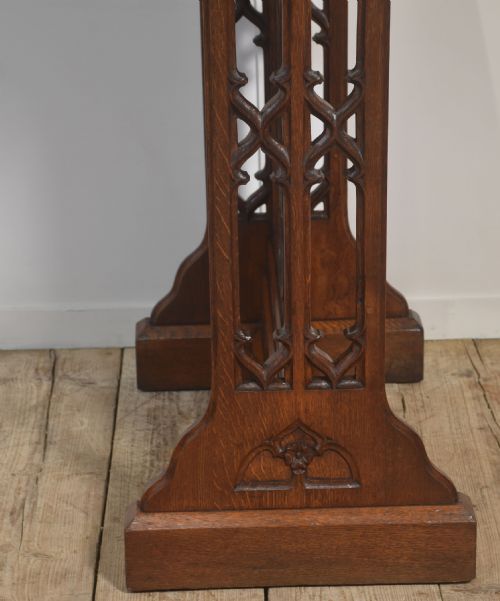 CARVED OAK LECTERN IN THE GOTHIC REVIVAL STYLE - ADDITIONAL PHOTO 3