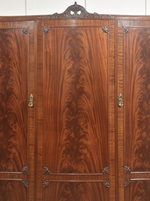 MAHOGANY THREE DOOR COMPACTUM WARDROBE - ADDITIONAL PHOTO 1