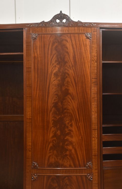 MAHOGANY THREE DOOR COMPACTUM WARDROBE - ADDITIONAL PHOTO 2