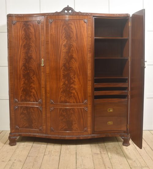 MAHOGANY THREE DOOR COMPACTUM WARDROBE - ADDITIONAL PHOTO 7
