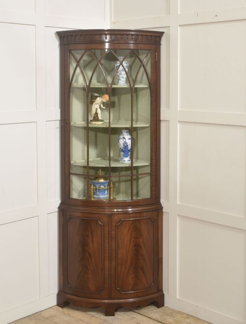 GEORGIANSTYLE MAHOGANY CORNER DISPLAY CABINET WITH ASTRAGAL GLAZED DOOR - ADDITIONAL PHOTO 1