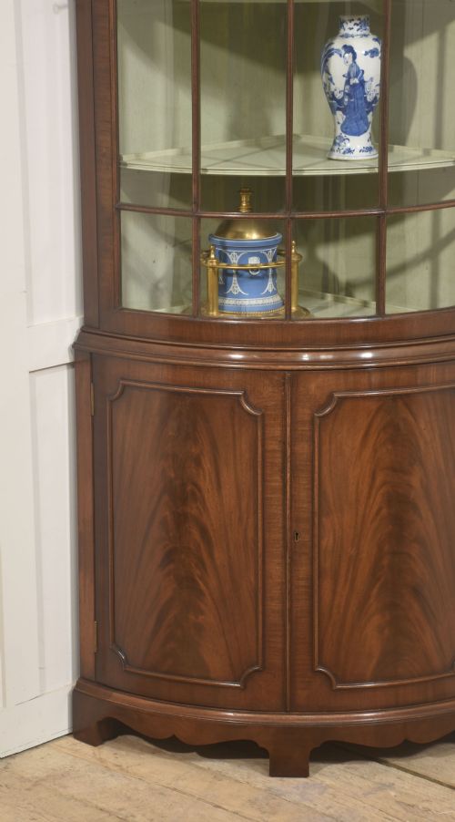 GEORGIANSTYLE MAHOGANY CORNER DISPLAY CABINET WITH ASTRAGAL GLAZED DOOR - ADDITIONAL PHOTO 6