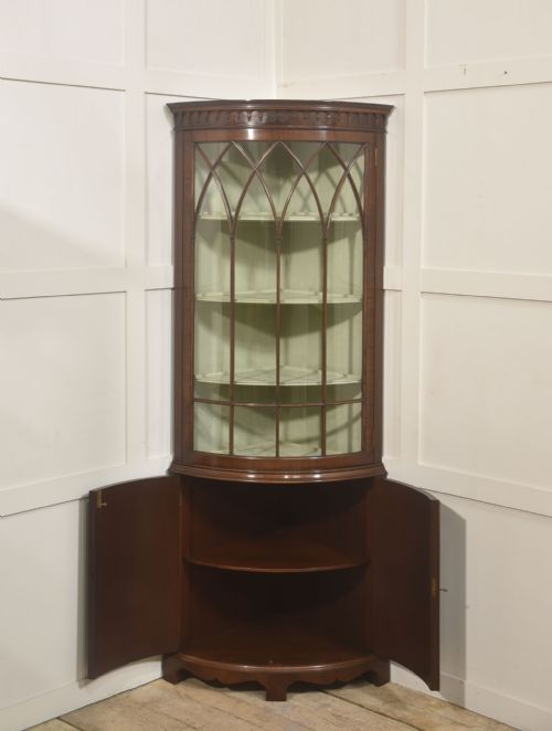 GEORGIANSTYLE MAHOGANY CORNER DISPLAY CABINET WITH ASTRAGAL GLAZED DOOR - ADDITIONAL PHOTO 8