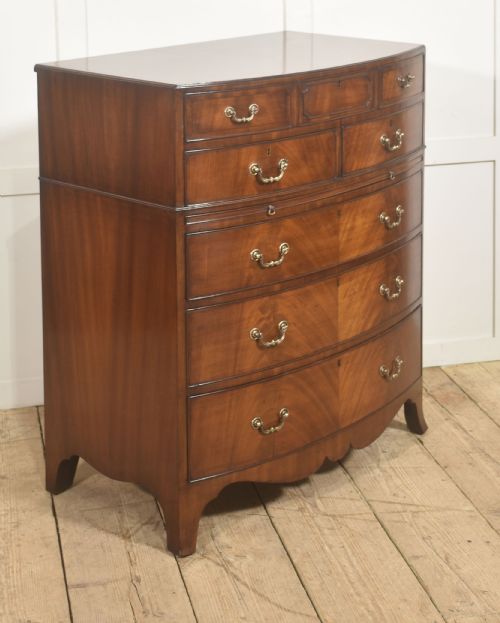 GEORGE III STYLE MAHOGANY SERPENTINE CHEST OF DRAWERS - ADDITIONAL PHOTO 2