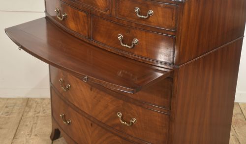 GEORGE III STYLE MAHOGANY SERPENTINE CHEST OF DRAWERS - ADDITIONAL PHOTO 7