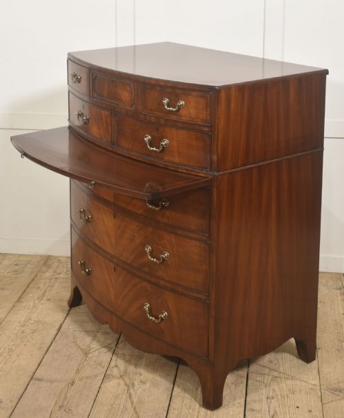 GEORGE III STYLE MAHOGANY SERPENTINE CHEST OF DRAWERS - ADDITIONAL PHOTO 8