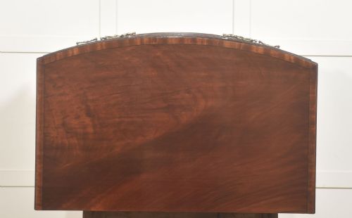 GEORGE III STYLE MAHOGANY SERPENTINE CHEST OF DRAWERS - ADDITIONAL PHOTO 10
