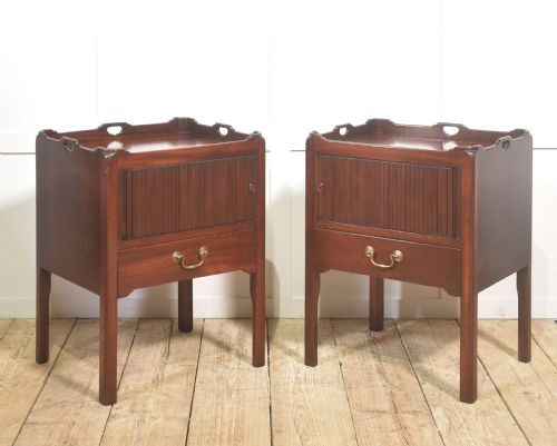 PAIR OF MAHOGANY BEDSIDE CABINETS - ADDITIONAL PHOTO 5