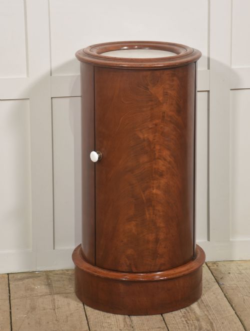 EARLY VICTORIAN FLAME MAHOGANY CIRCULAR BEDSIDE CABINET - ADDITIONAL PHOTO 4