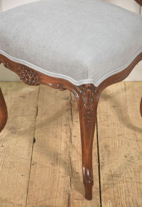 PAIR OF CARVED WALNUT LOUIS XV STYLE SIDE CHAIRS - ADDITIONAL PHOTO 3