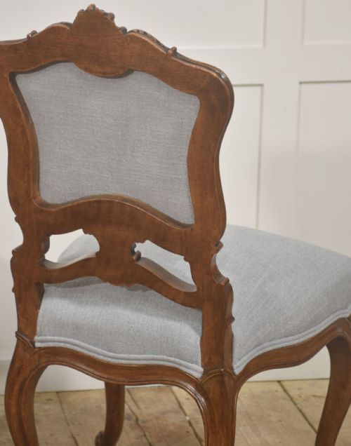 PAIR OF CARVED WALNUT LOUIS XV STYLE SIDE CHAIRS - ADDITIONAL PHOTO 9