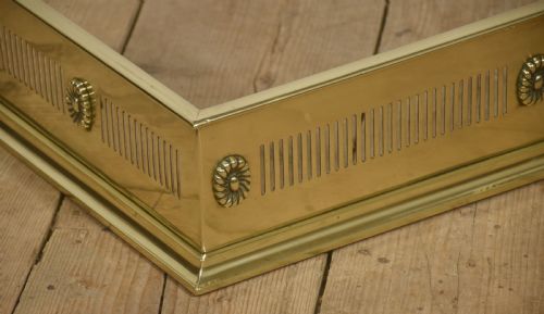 ROSETTE MOUNTED POLISHED BRASS FIRE FENDER - ADDITIONAL PHOTO 4