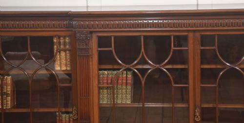 GEORGIAN STYLE MAHOGANY BREAKFRONT GLAZED BOOKCASE - ADDITIONAL PHOTO 1