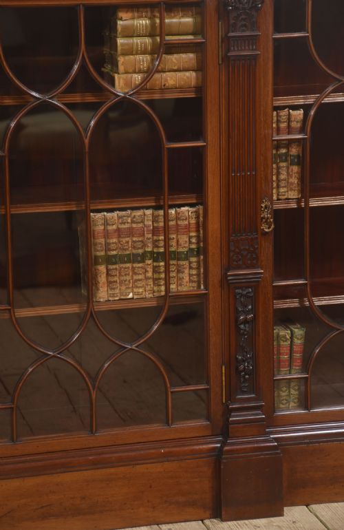 GEORGIAN STYLE MAHOGANY BREAKFRONT GLAZED BOOKCASE - ADDITIONAL PHOTO 3