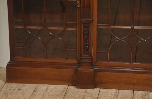 GEORGIAN STYLE MAHOGANY BREAKFRONT GLAZED BOOKCASE - ADDITIONAL PHOTO 17
