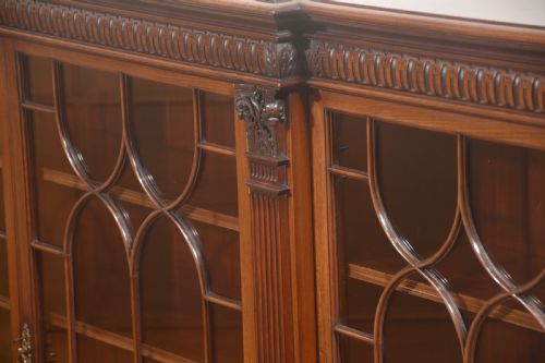 GEORGIAN STYLE MAHOGANY BREAKFRONT GLAZED BOOKCASE - ADDITIONAL PHOTO 20