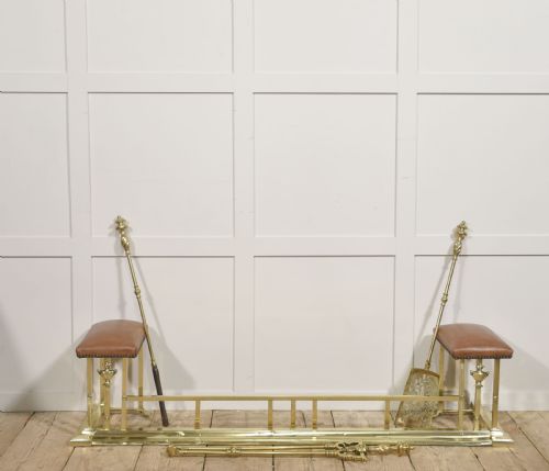 BRASS AND LEATHER CLUB FENDER WITH UPHOLSTERED END SEATS - ADDITIONAL PHOTO 6