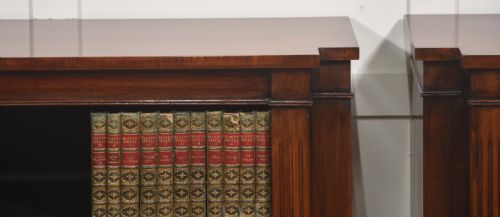 PAIR OF LOW MAHOGANY OPEN BOOKCASES - ADDITIONAL PHOTO 4