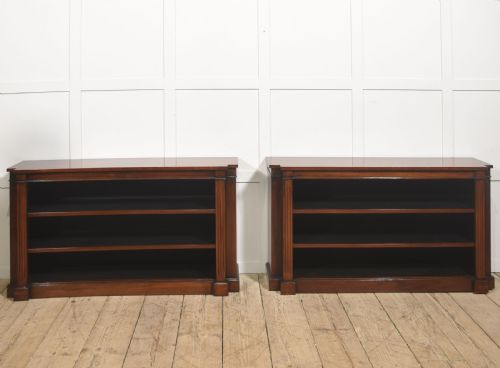 PAIR OF LOW MAHOGANY OPEN BOOKCASES - ADDITIONAL PHOTO 9