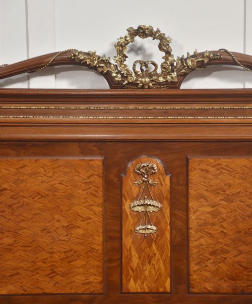 FINE LOUIS XVI STYLE MAHOGANY AND PARQUETRY DOUBLE BED - ADDITIONAL PHOTO 3