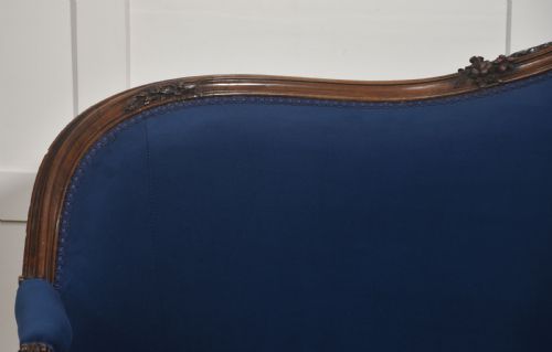 19TH CENTURY CARVED WALNUT SETTEE - ADDITIONAL PHOTO 2