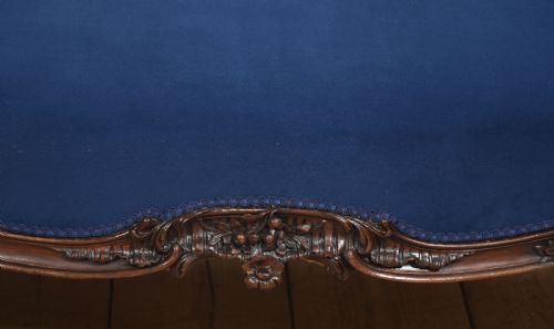19TH CENTURY CARVED WALNUT SETTEE - ADDITIONAL PHOTO 4