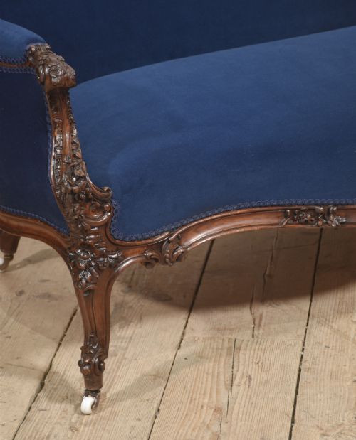 19TH CENTURY CARVED WALNUT SETTEE - ADDITIONAL PHOTO 10