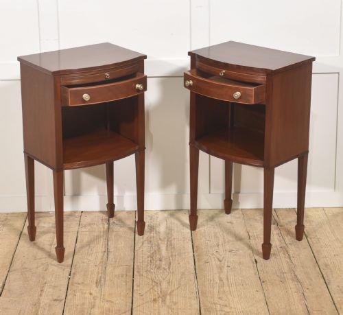 PAIR OF MAHOGANY BEDSIDE CABINETS - ADDITIONAL PHOTO 5