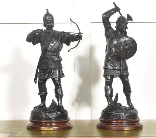 PAIR OF ANGLOSAXON WARRIOR FIGURES - ADDITIONAL PHOTO 1