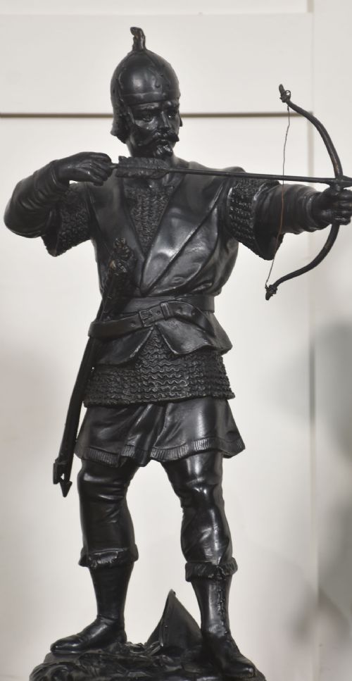 PAIR OF ANGLOSAXON WARRIOR FIGURES - ADDITIONAL PHOTO 2
