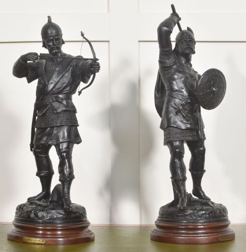 PAIR OF ANGLOSAXON WARRIOR FIGURES - ADDITIONAL PHOTO 5