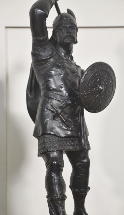 PAIR OF ANGLOSAXON WARRIOR FIGURES - ADDITIONAL PHOTO 6