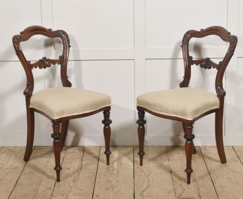 PAIR OF MID19TH CENTURY ROSEWOOD SIDE CHAIRS