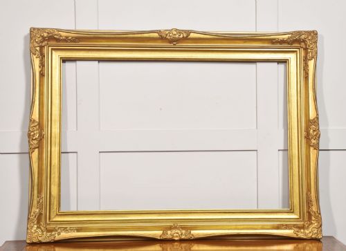 FINE GILTWOOD PICTURE FRAME IN THE ROCOCO TASTE - ADDITIONAL PHOTO 3
